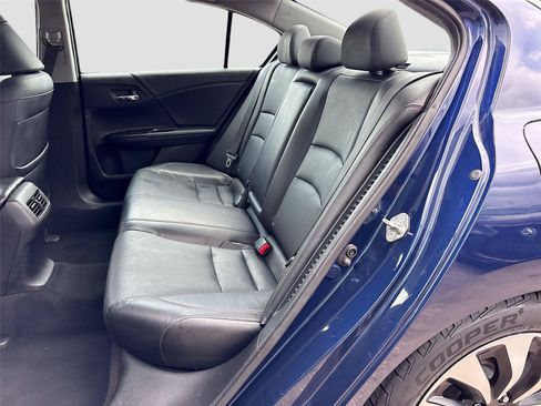 Used 2015 Honda Accord Touring image 25