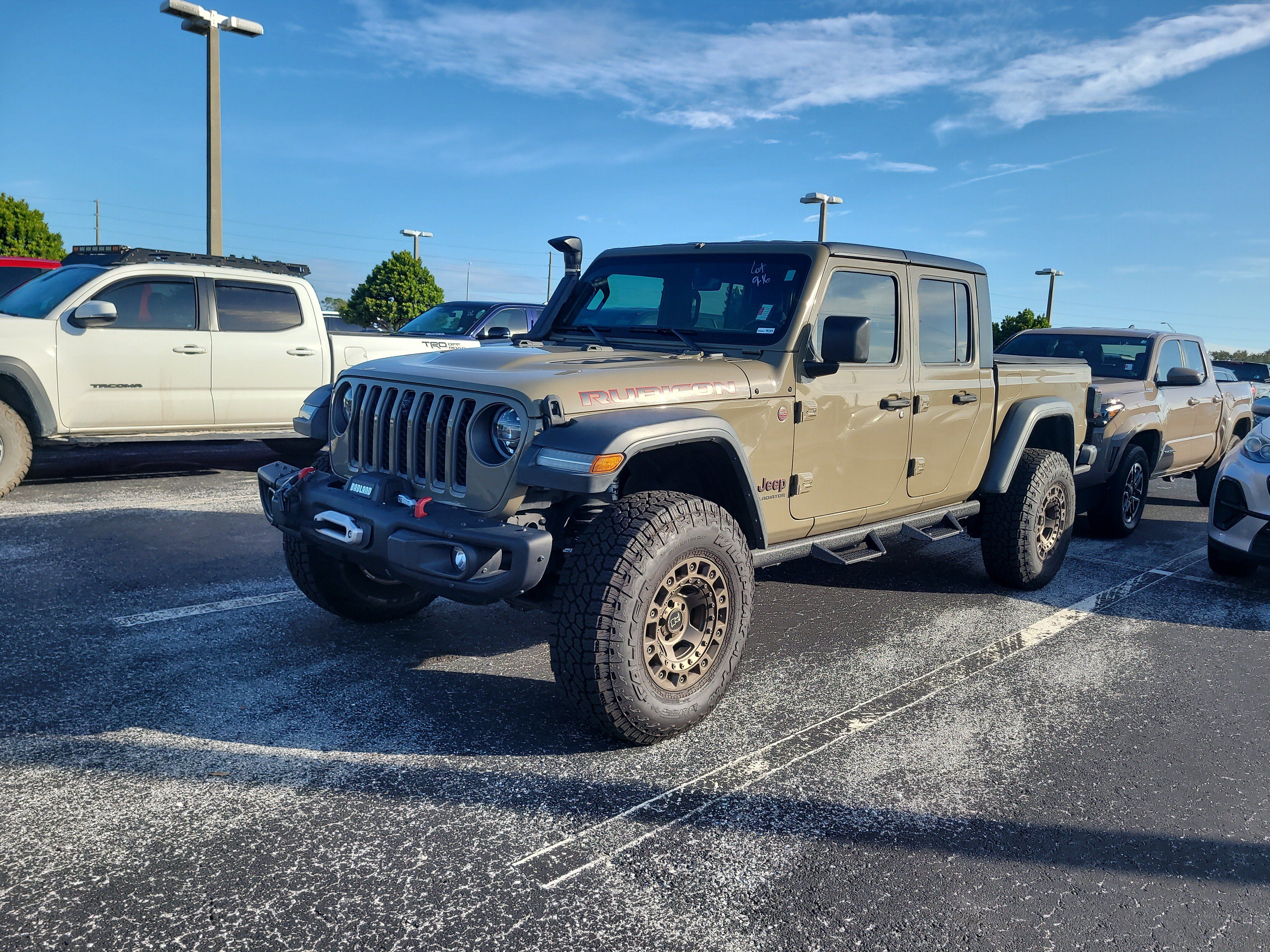 Used 2020 Jeep Gladiator Rubicon AWD/4WD image 3