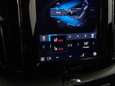 Certified 2025 Volvo XC60 B5 Plus image 30
