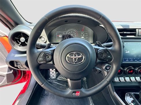 Used 2023 Toyota GR86 Premium image 11