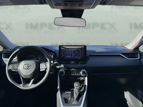 Used 2022 Toyota RAV4 XLE image 13