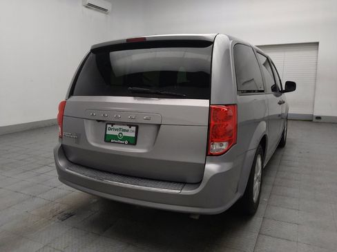 Used 2019 Dodge Grand Caravan SE w/ UConnect Hands-Free Group FWD image 9