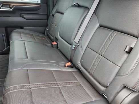 Used 2024 Chevrolet Silverado 3500 High Country w/ Technology Package image 11