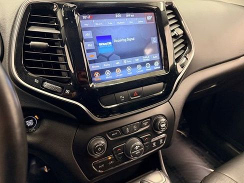 Used 2020 Jeep Cherokee Limited image 13