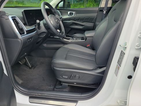 Used 2024 Kia Sorento SX FWD image 31