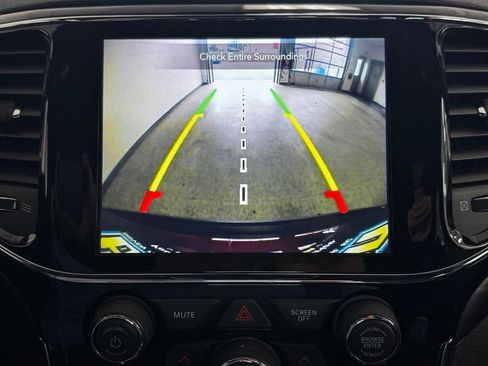 Certified 2022 Jeep Grand Cherokee Laredo E RWD image 16