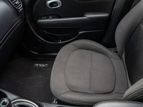 Used 2019 Kia Soul image 31