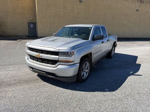 Used 2017 Chevrolet Silverado 1500 Custom w/ Custom Convenience Package image 1