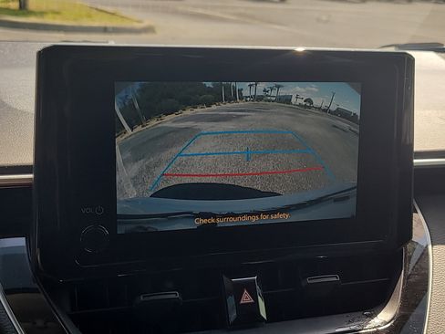 Used 2025 Toyota Corolla LE FWD image 22