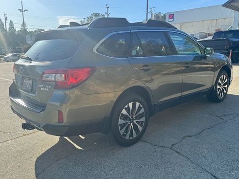 Used 2016 Subaru Outback 2.5i Limited AWD/4WD image 7