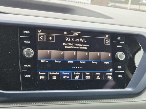 Used 2024 Volkswagen Taos SE image 24