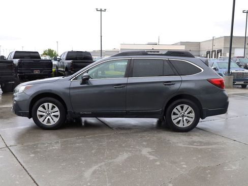 Used 2018 Subaru Outback 2.5i Premium AWD/4WD image 3