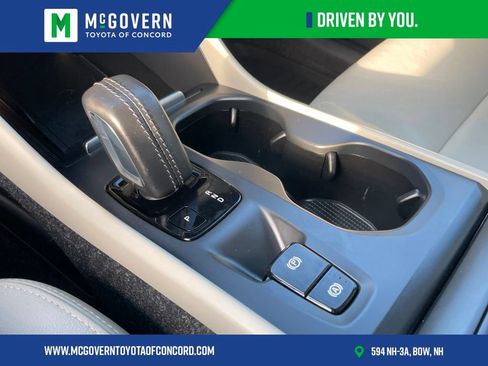 Used 2021 Volvo XC40 T5 Momentum w/ Protection Package Premier AWD/4WD image 27