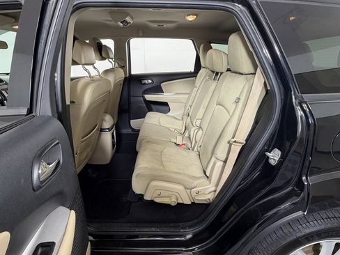 Used 2017 Dodge Journey SXT w/ Comfort/Convenience Group image 9