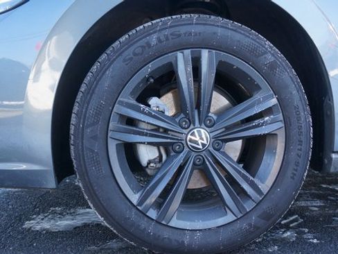 Certified 2023 Volkswagen Jetta SE w/ Panoramic Sunroof Package image 74