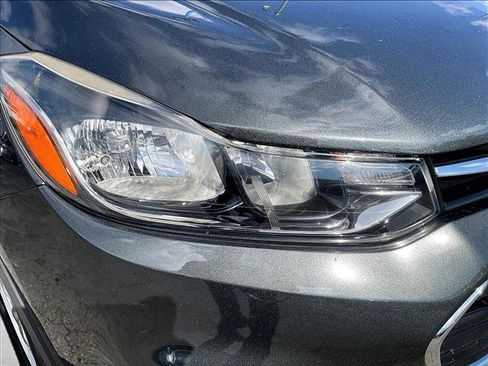 Used 2020 Chevrolet Trax LS FWD image 29