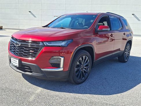 Used 2022 Chevrolet Traverse RS w/ LPO, Cargo Package image 6