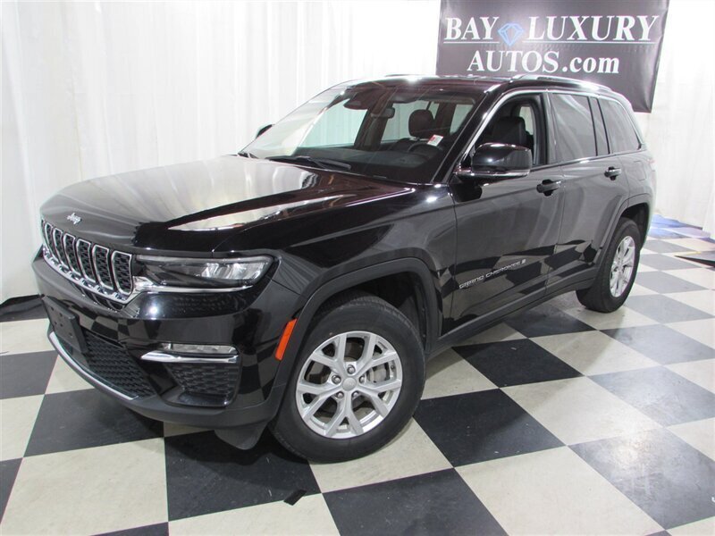 Used 2023 Jeep Grand Cherokee Limited AWD/4WD image 8