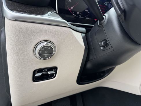 Certified 2025 Mercedes-Benz GLC 300 image 7