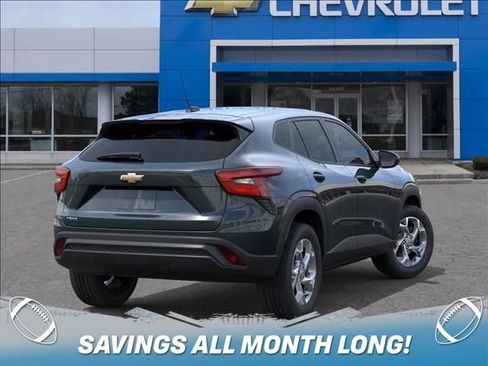 New 2026 Chevrolet Trax LS w/ LS Convenience Package FWD image 4