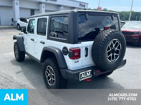 Used 2025 Jeep Wrangler Unlimited Rubicon AWD/4WD image 8