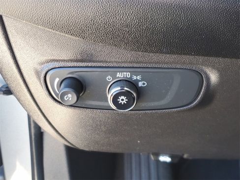 Used 2023 Chevrolet Equinox LS image 16