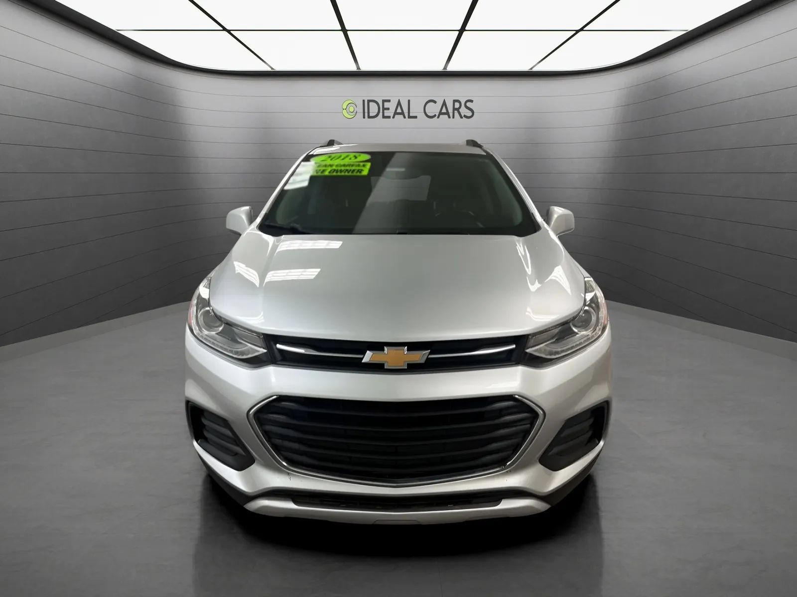 Used 2018 Chevrolet Trax LT w/ LT Convenience Package FWD image 2
