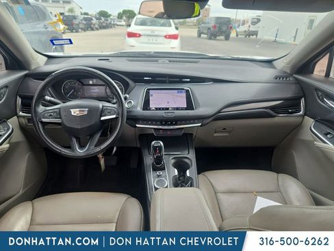 Used 2020 Cadillac XT4 Premium Luxury FWD image 8