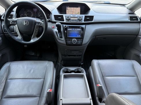 Used 2016 Honda Odyssey Touring Elite image 2