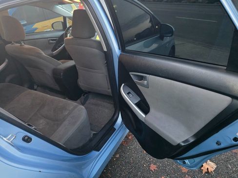 Used 2012 Toyota Prius Plug-In Hybrid image 17