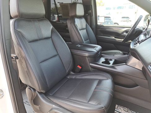 Used 2022 Chevrolet Tahoe RST w/ Luxury Package AWD/4WD image 10