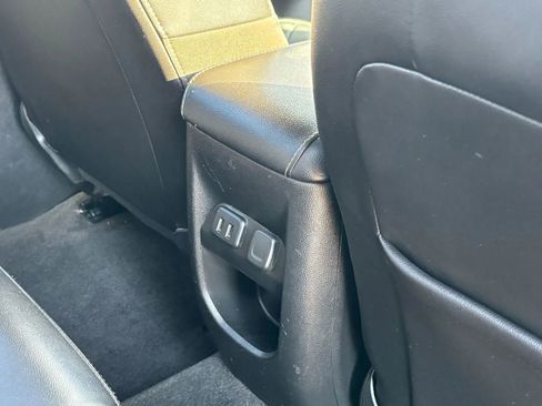 Used 2018 GMC Canyon SLT w/ Driver Alert Package image 19