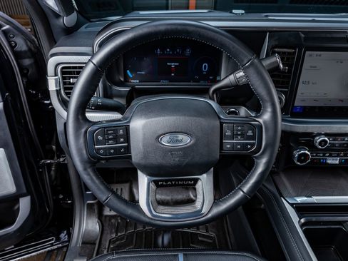 Used 2025 Ford F250 Platinum w/ Tremor Off-Road Package image 18