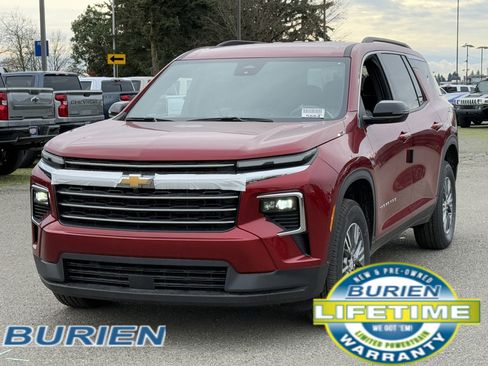 New 2025 Chevrolet Traverse LT image 1