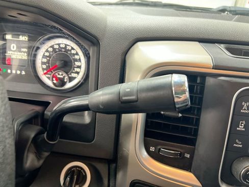 Used 2014 RAM 2500 SLT AWD/4WD image 11