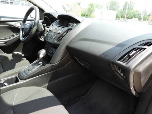 Used 2017 Ford Focus SE FWD image 30