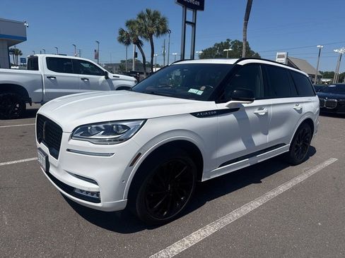 Used 2023 Lincoln Aviator Reserve w/ Equipment Group 201A AWD/4WD image 2