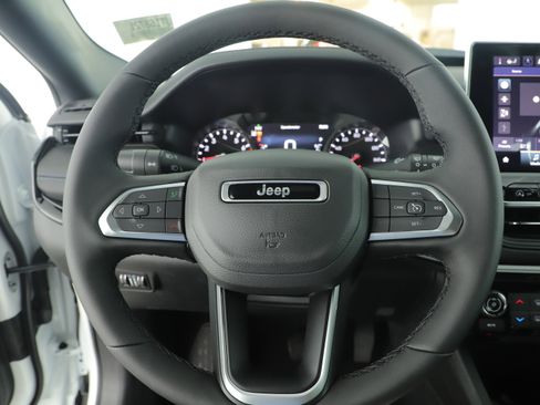 New 2026 Jeep Compass Latitude image 6