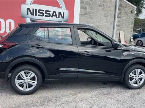 New 2025 Nissan Kicks Play S image 20