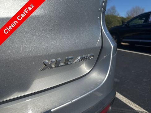 Used 2017 Toyota Highlander XLE image 6