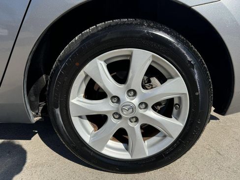 Used 2011 MAZDA MAZDA3 i Touring image 9