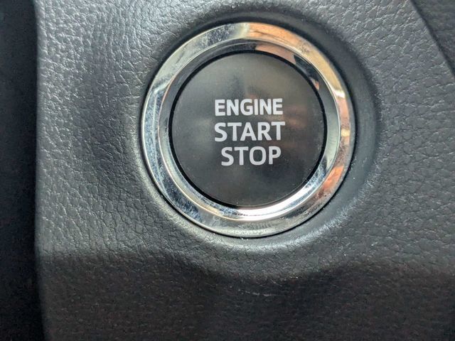 Used 2024 Toyota RAV4 XLE FWD image 31