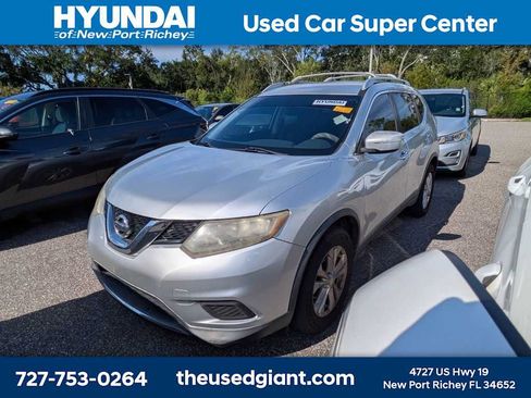 Used 2015 Nissan Rogue SV FWD image 1