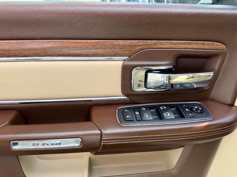 Used 2018 RAM 3500 Laramie w/ Convenience Group image 18