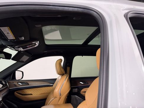 Certified 2022 Jeep Grand Cherokee Summit w/ Adv Protech Group IV image 23