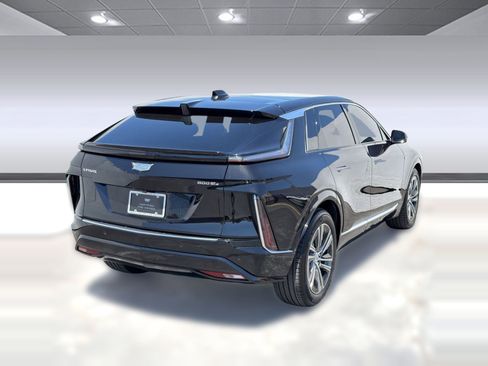 Certified 2024 Cadillac Lyriq Tech w/ Driver Assist Package AWD/4WD image 8
