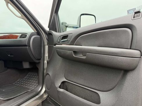 Used 2009 Chevrolet Silverado 3500 W/T AWD/4WD image 19