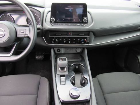 Used 2024 Nissan Rogue S AWD/4WD image 19