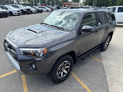 Used 2022 Toyota 4Runner TRD Off-Road Premium AWD/4WD image 10