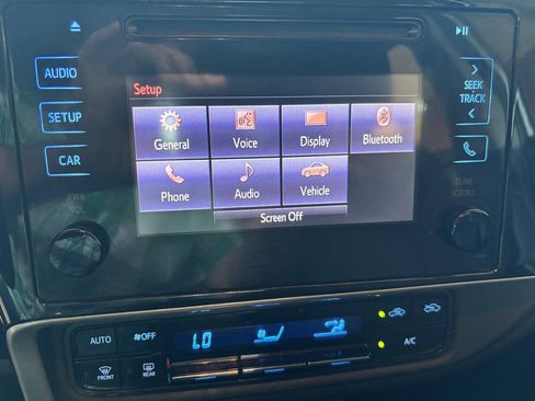 Used 2018 Toyota Corolla LE FWD image 25